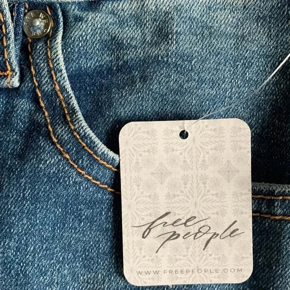 Free People Distressed Cutoff Shorts Waist 24 NWT - Picture 5 of 12